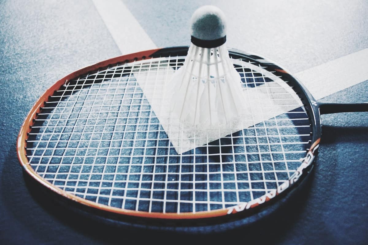 Badmintonrack-och-badmintonboll